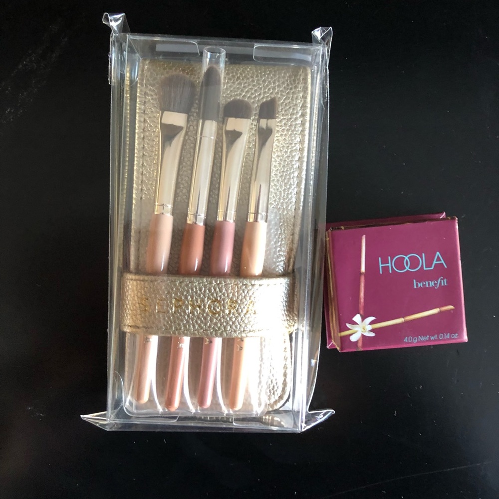 Brand new on-the-go eye brush set.